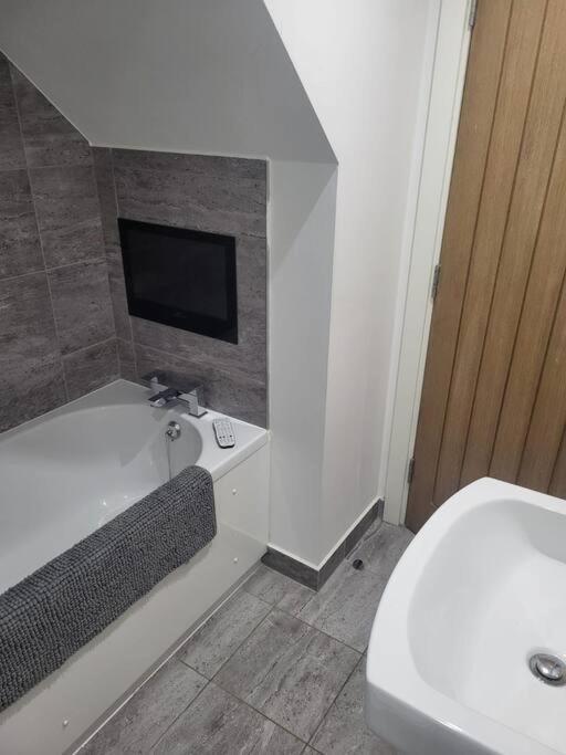 Modern Apartment Nottingham Exterior photo